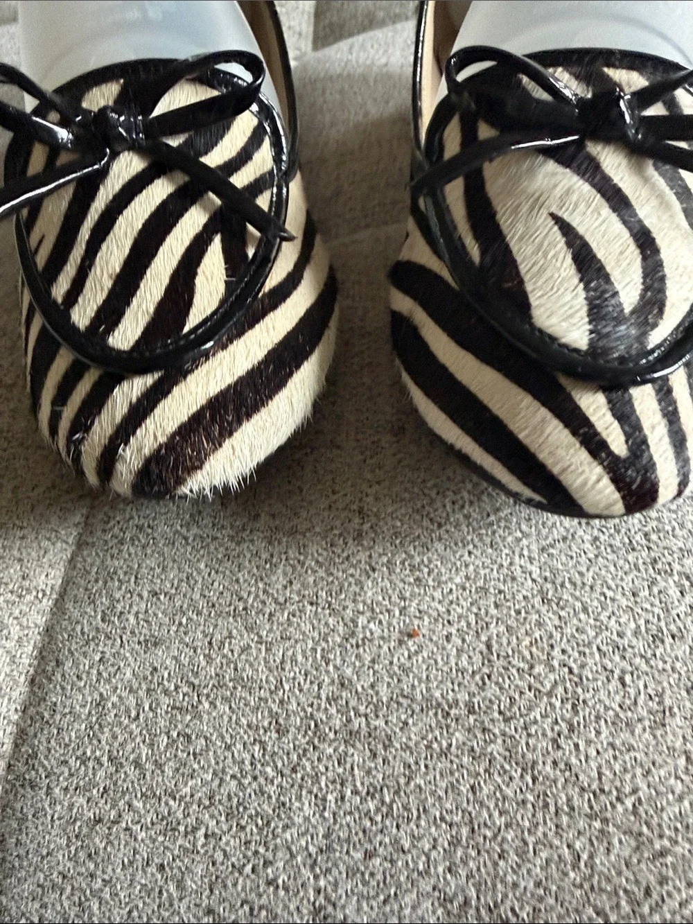 Ellen Tracy Zebra Print Cow Hair Ballet Flats Loafers Black White Bow Size 7